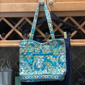 Vera Bradley Bucket Tote - like New!